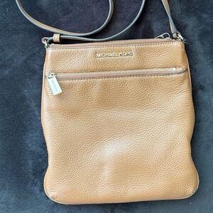 Micheal Kors Crossbody purse